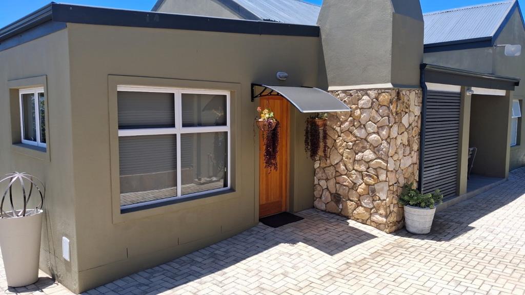 6 Bedroom House
