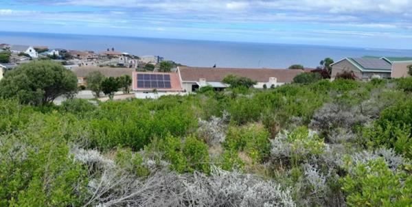 1 020 m² Land