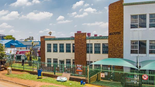 110  m² Commercial space