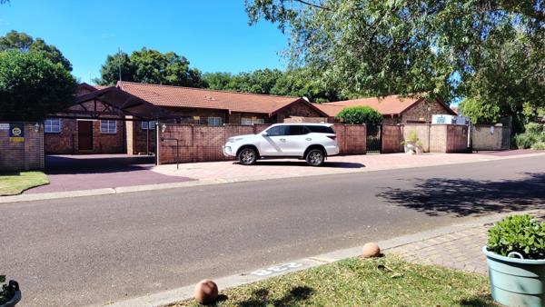 6 Bedroom House