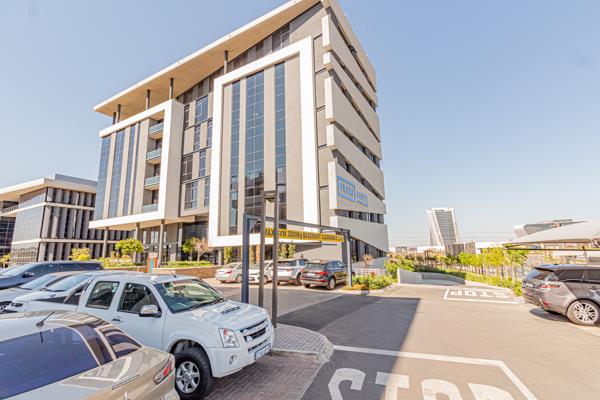 332  m² Commercial space