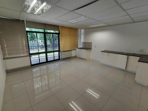 210  m² Commercial space