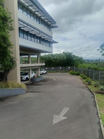 92  m² Commercial space