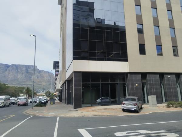 661  m² Retail Space