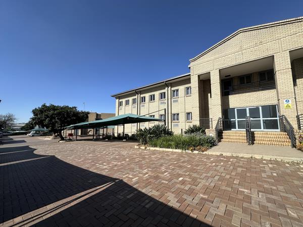 1 000  m² Commercial space