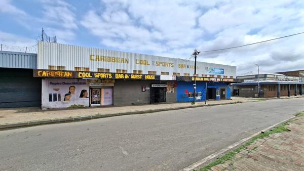 835  m² Retail Space