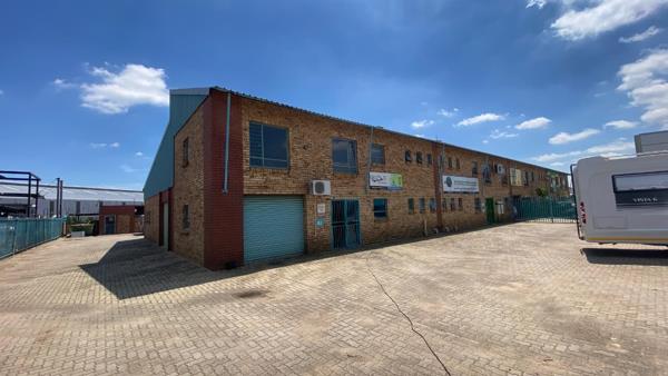 320  m² Commercial space