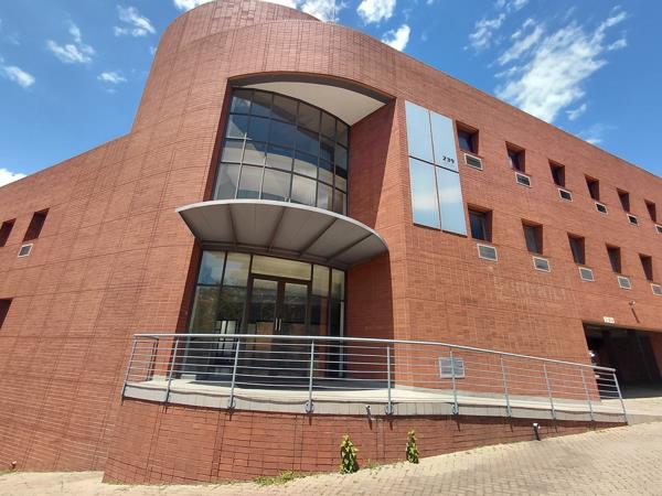 2 037  m² Commercial space