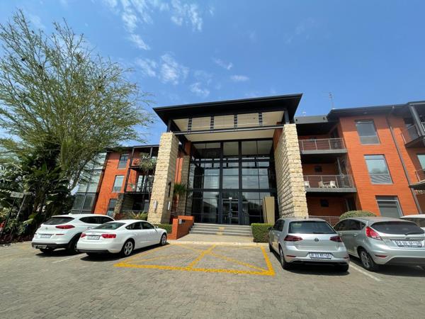 724  m² Commercial space
