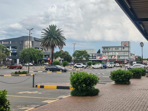 740  m² Retail Space