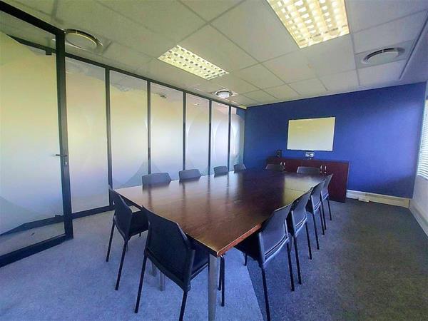 270  m² Office Space