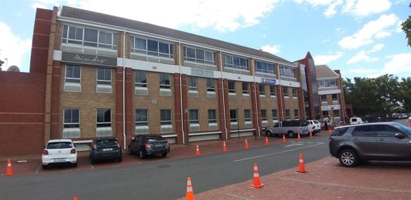 807  m² Commercial space