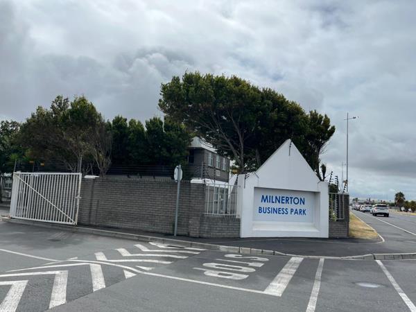 100  m² Commercial space