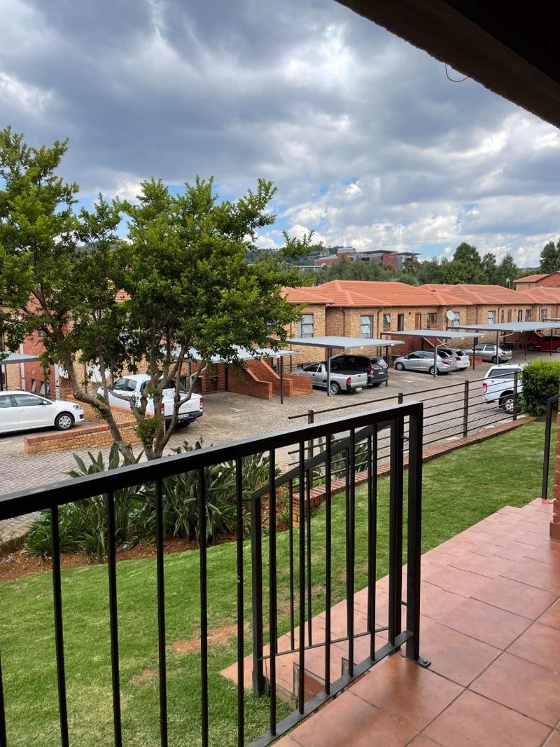 2 Bedroom Apartment in Weltevreden Park