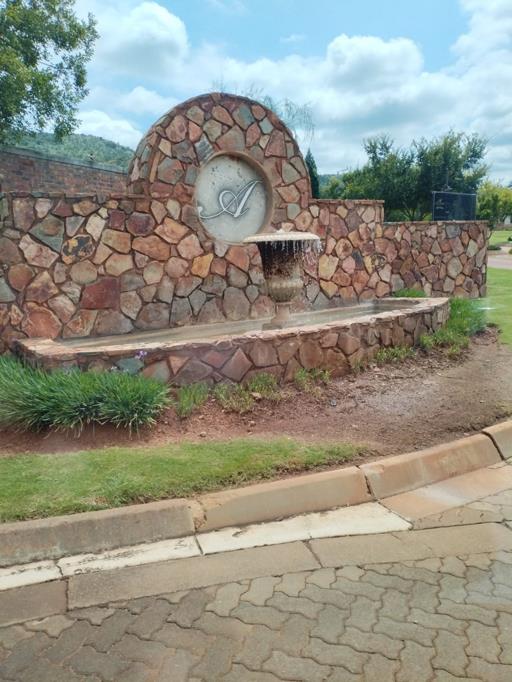 1 058 m² Land
