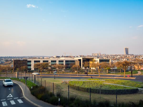 1 200  m² Commercial space