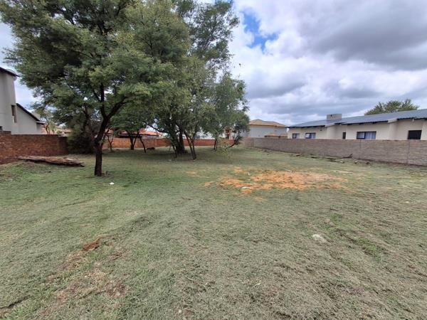 838 m² Land