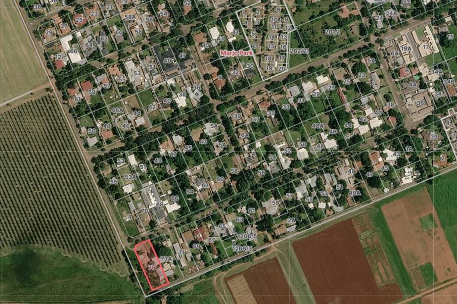 2 176 m² Land