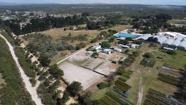 1.1 ha Smallholding