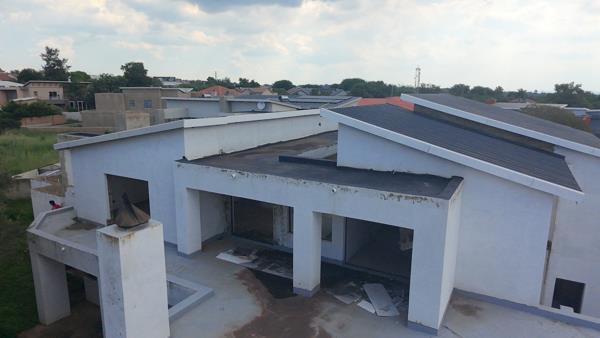 7 Bedroom House