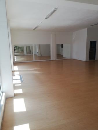 127  m² Commercial space