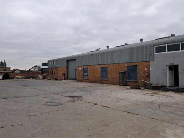 1 200  m² Industrial space