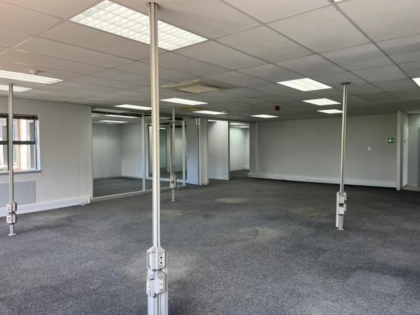 476  m² Commercial space