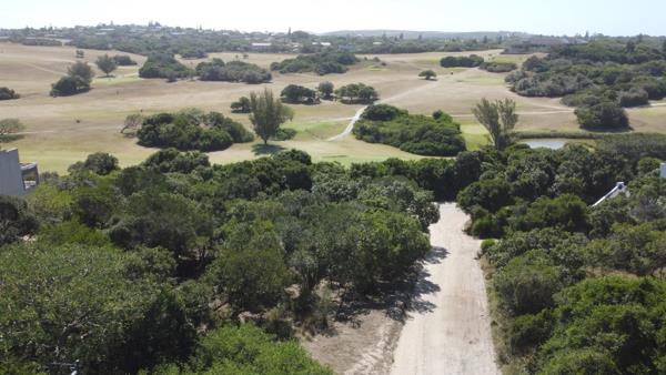 1 750 m² Land