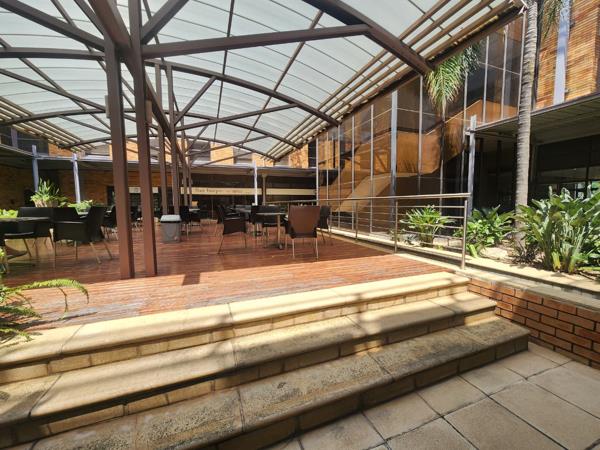 132  m² Commercial space