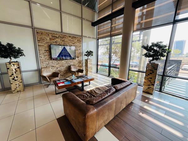 812  m² Commercial space