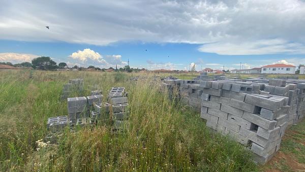 1 000 m² Land