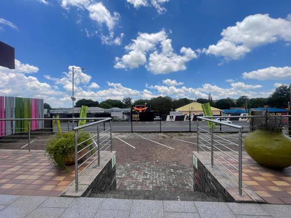 276  m² Commercial space