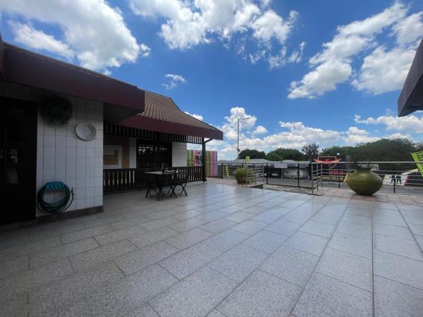 276  m² Office Space