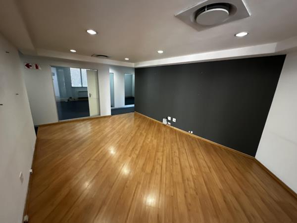 199  m² Office Space