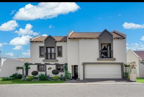 4 Bedroom Townhouse
