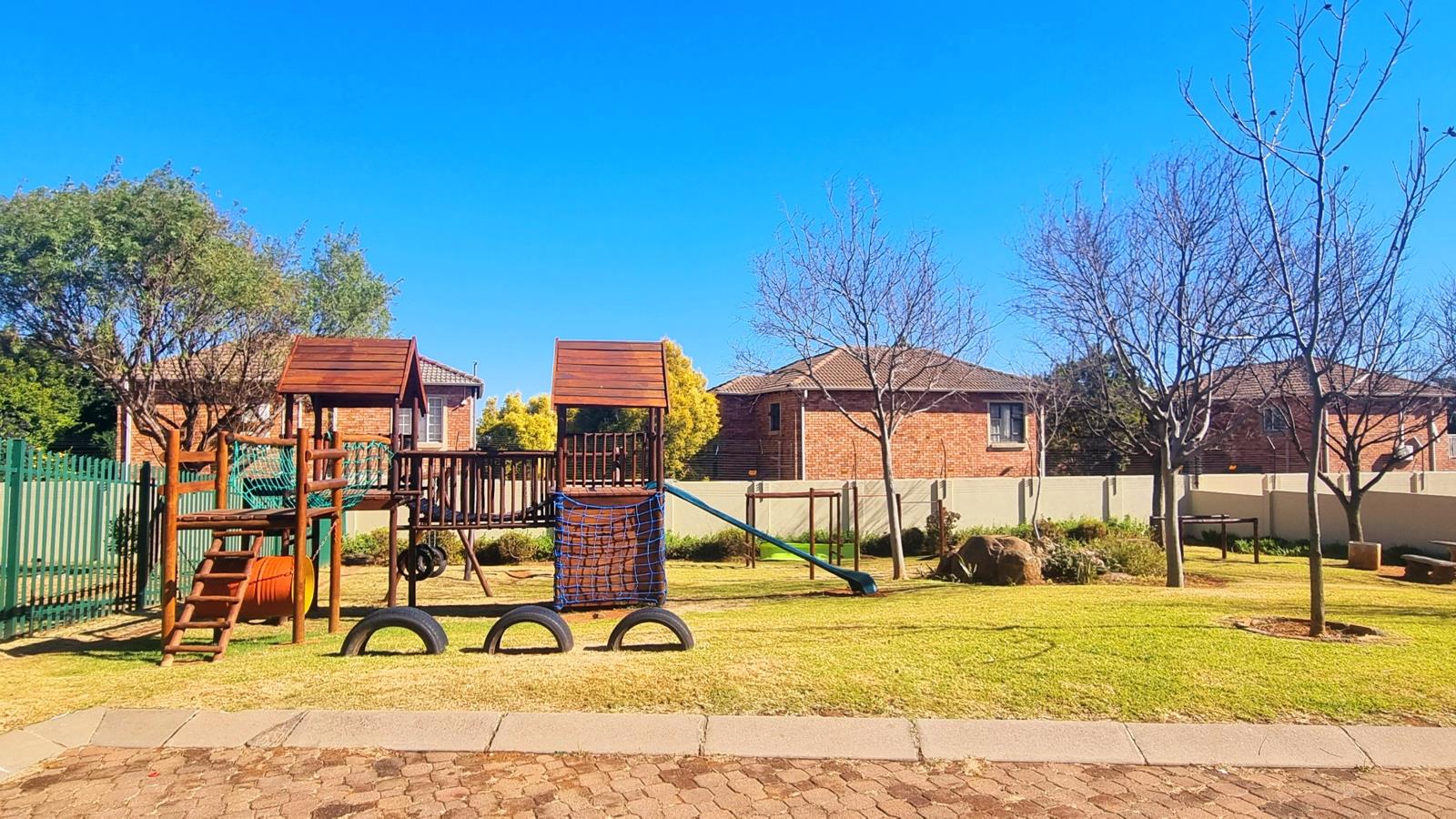 6 500 m² Land available in Kyalami Hills