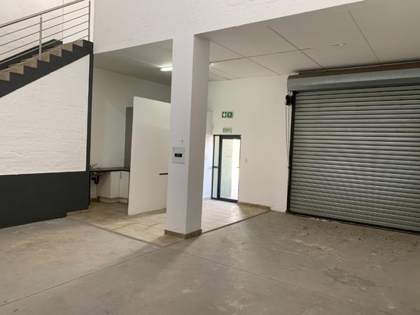 136  m² Commercial space