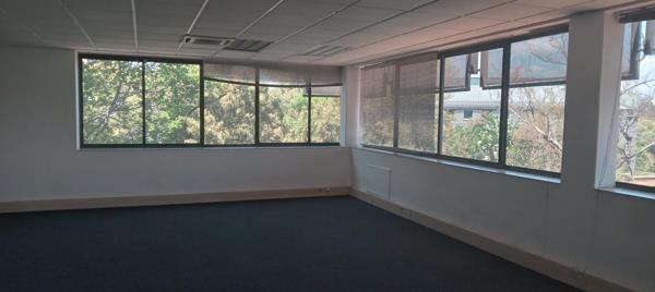 301  m² Commercial space