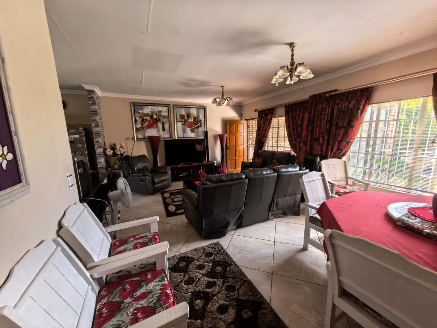 House in Parys - More