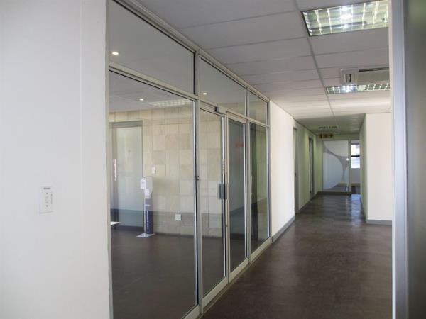 809  m² Office Space
