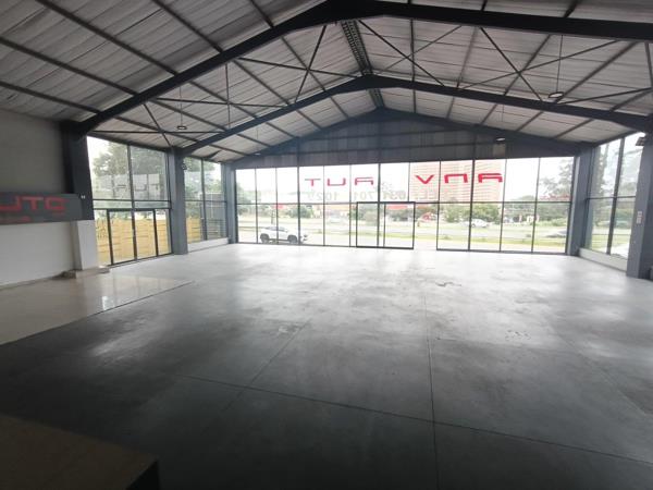582  m² Industrial space