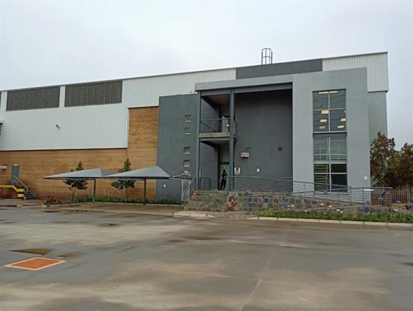 5 860  m² Industrial space