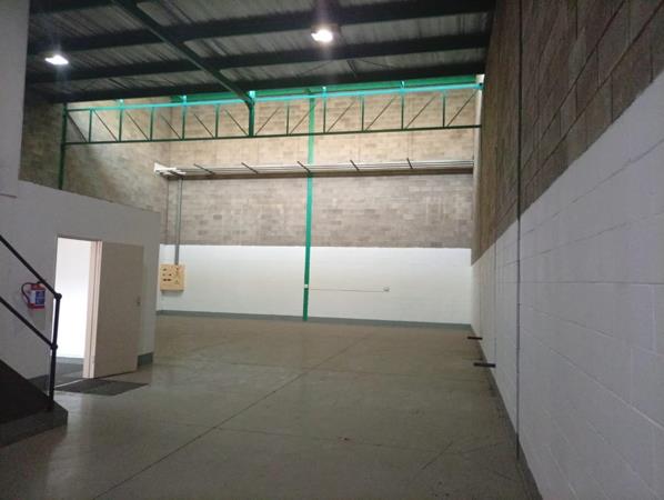 273  m² Industrial space