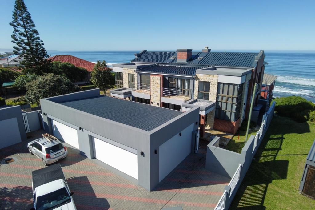 8 Bedroom House
