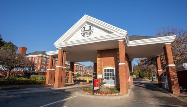 338  m² Commercial space