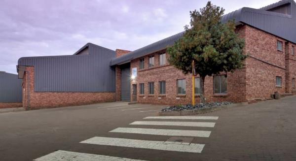 668  m² Commercial space