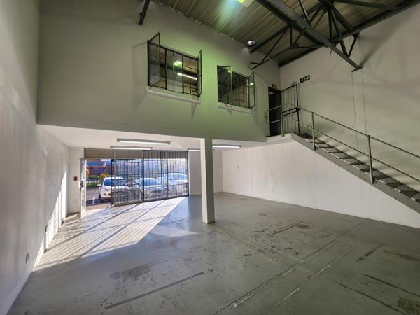 210  m² Industrial space
