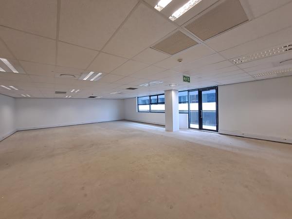 310  m² Commercial space