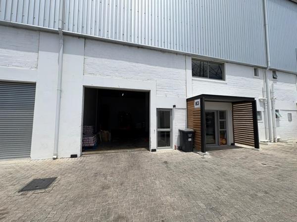 196  m² Industrial space