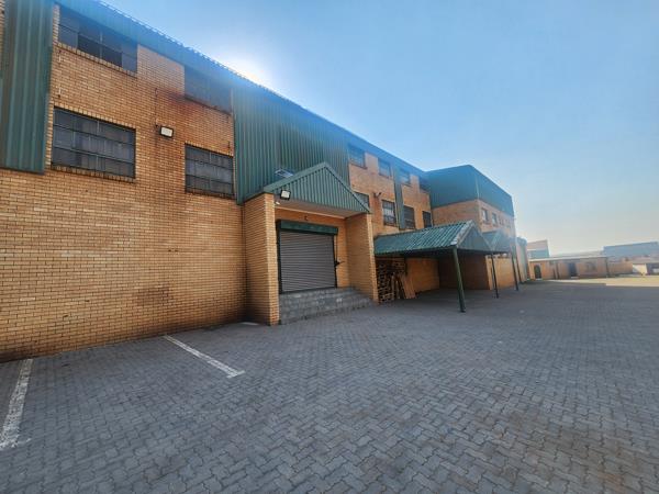 2 500  m² Industrial space